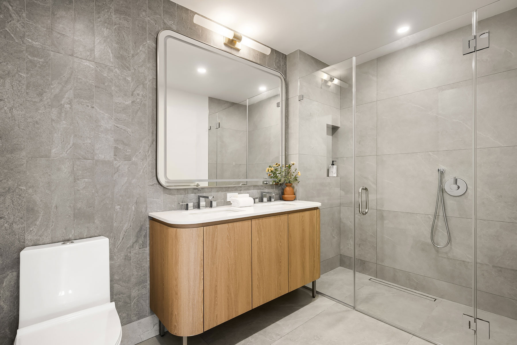 Modern bathroom in Prosper Apartments